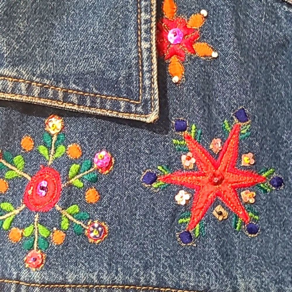 🎄FESTIVE "LIFESTYLE" HOLIDAY EMBELLISHED DENIM JACKET- LIKE NEW!🎄LARGE - Picture 3 of 12